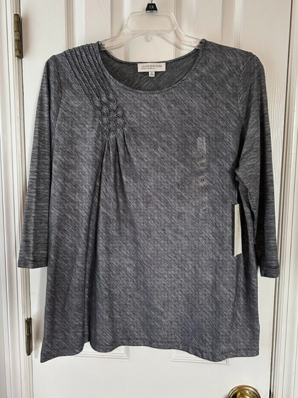 NWT Jones New York February Black 3/4 Sleeve Top Plus 2X 3X Detailed Stitching